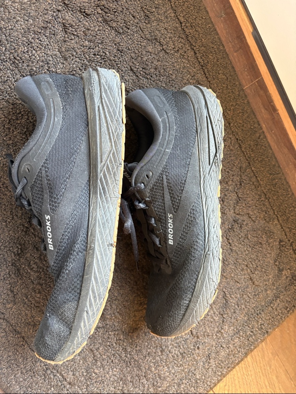 Brooks MENS REVEL 7 RUNNING SHOE
Sz 12 - Picture 5 of 6